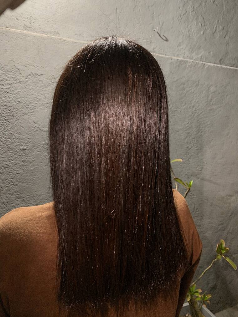 Cabelo liso com brilho
